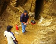 Buscador de tesoros con detector de metales de dos cajas