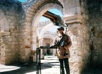 Buscador de tesoros con detectores de metal